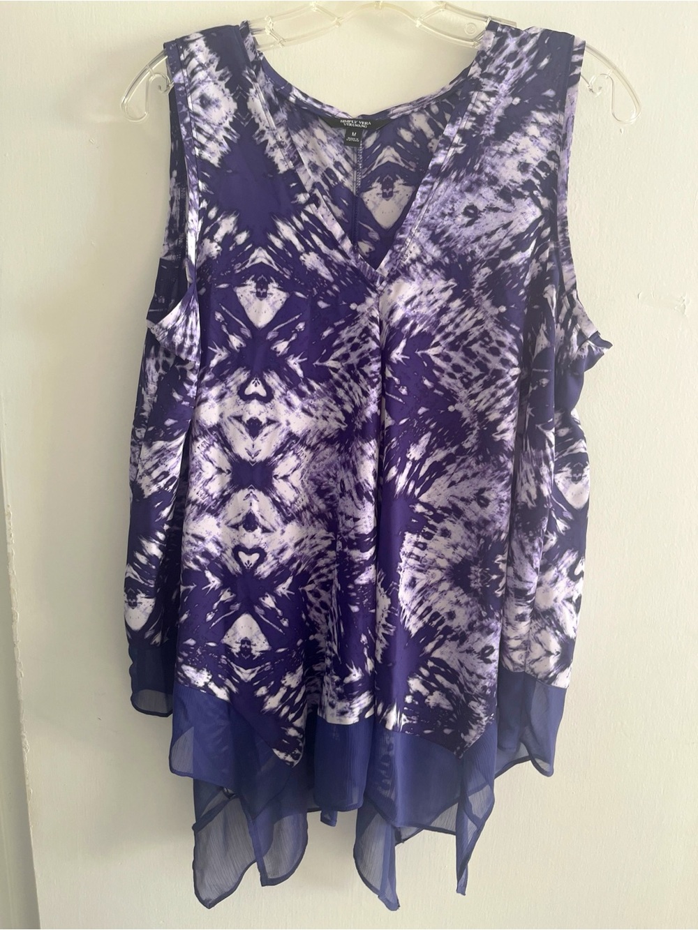 Sleeveless Vera Wang blue and white medium flowy tank